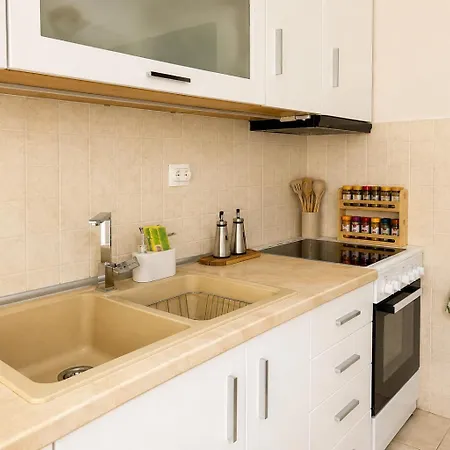 公寓 Yellow Tulip Apartment, Cozy Village Near Thessaloniki *