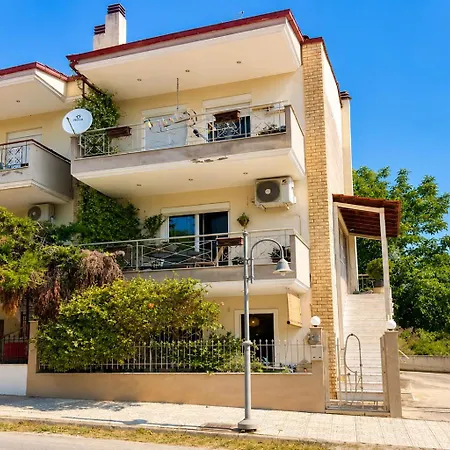 Yellow Tulip Apartment, Cozy Village Near Thessaloniki * Melissochórion